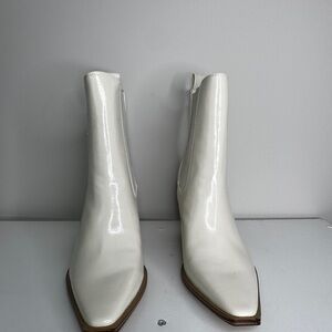Chinese Laundry Patent Leather Cream Chunky Heel Western Bootie Size 7.5